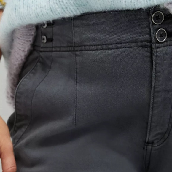 PILCRO / LETTERPRESS {Anthropologie} High-Rise Darted Denim - Picture 3 of 15